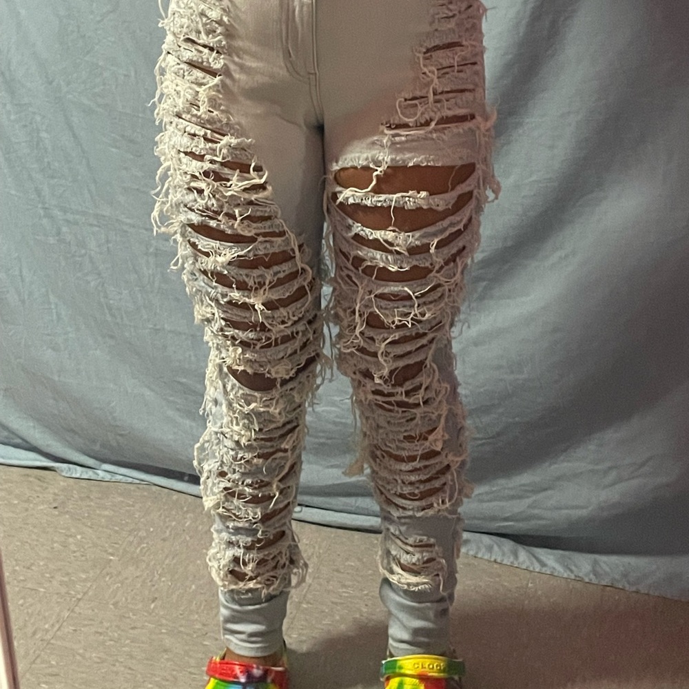 Super Distressed High Waisted Jeans